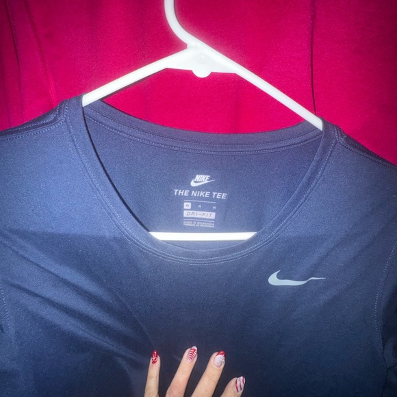 Nike Dri-FIT Magenta and Navy Tops - Picture 2 of 4